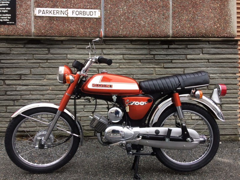 1973 Suzuki A100 1973 K UNITED KINGDOM E02